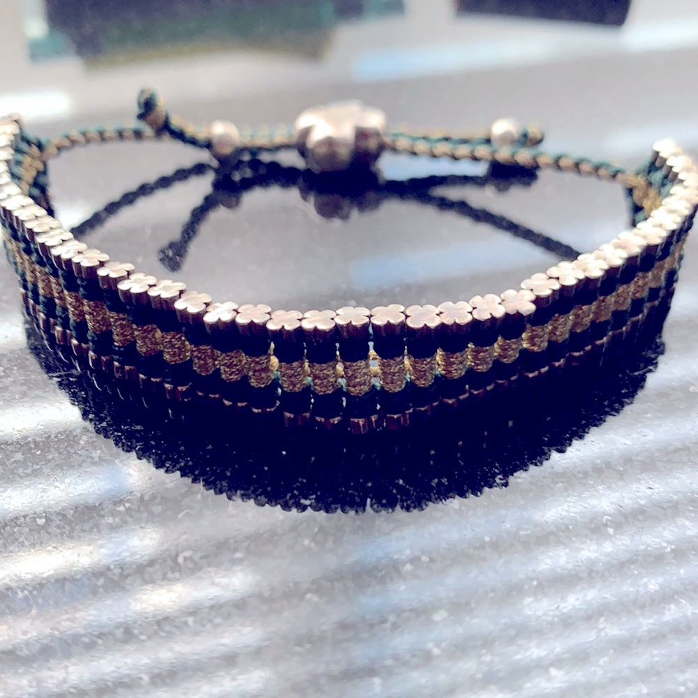 Links friendship bracelet